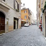 Eve Guest House At Trevi Fountain
